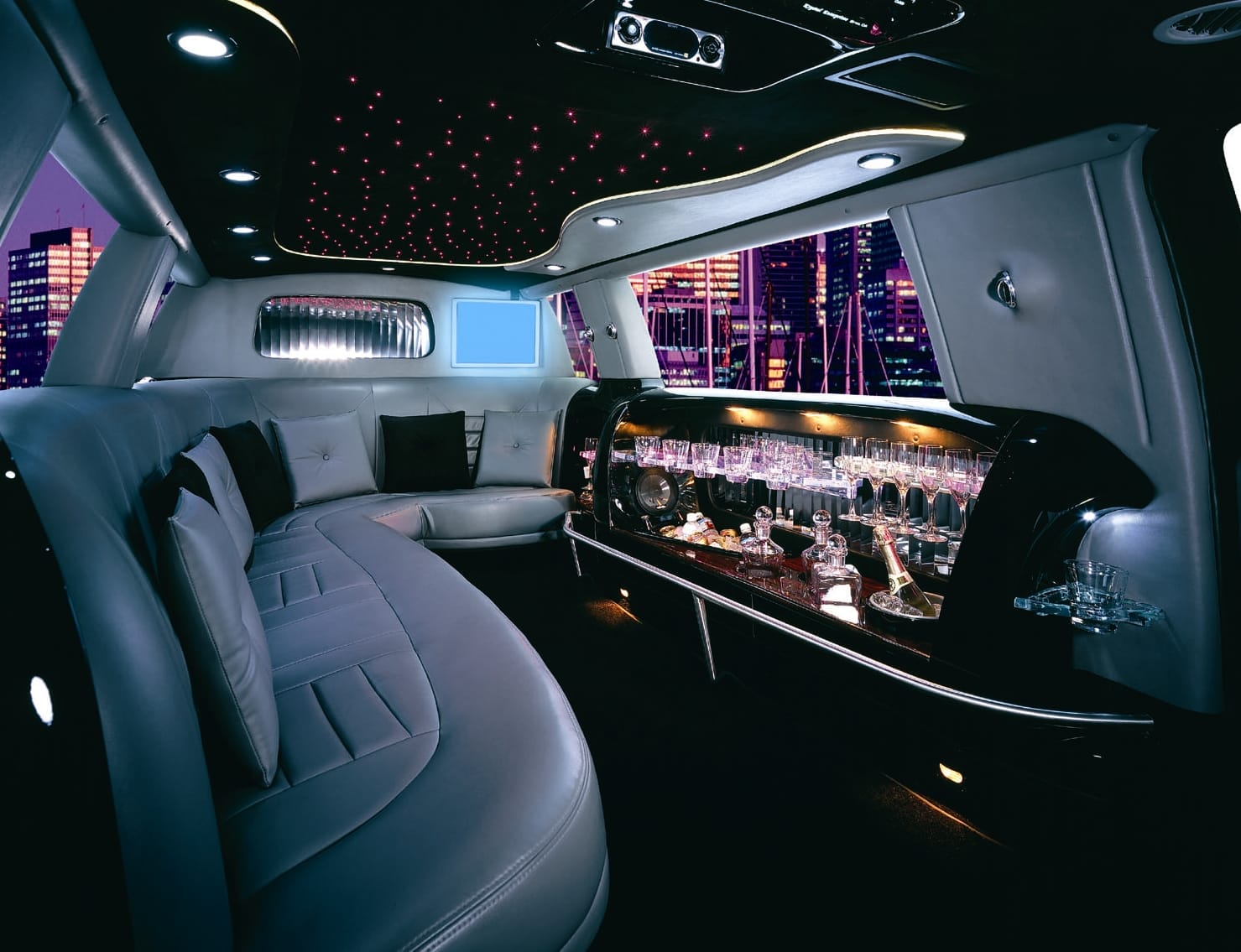 Ff 40ec01fa7ec08f5607c4341ba5f468b3 Ff Crystal Interior Limo 2 Copy